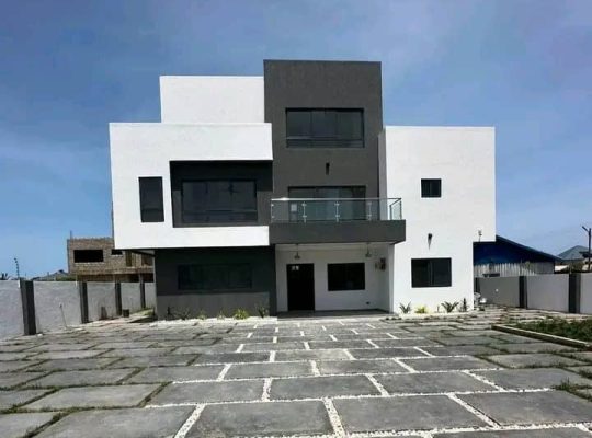 Executive 5-Bedroom House for Sale in East Airport